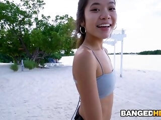 Asian Teen Girlfriend Gets Banged On Holiday Trip